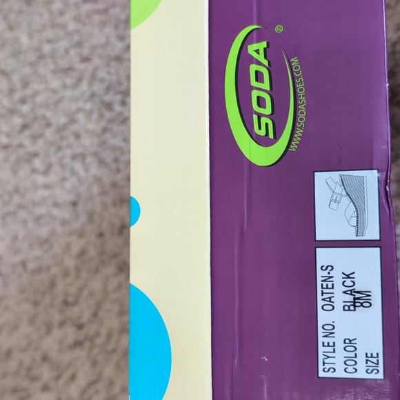SODA Sandals  New - Picture 4 of 5